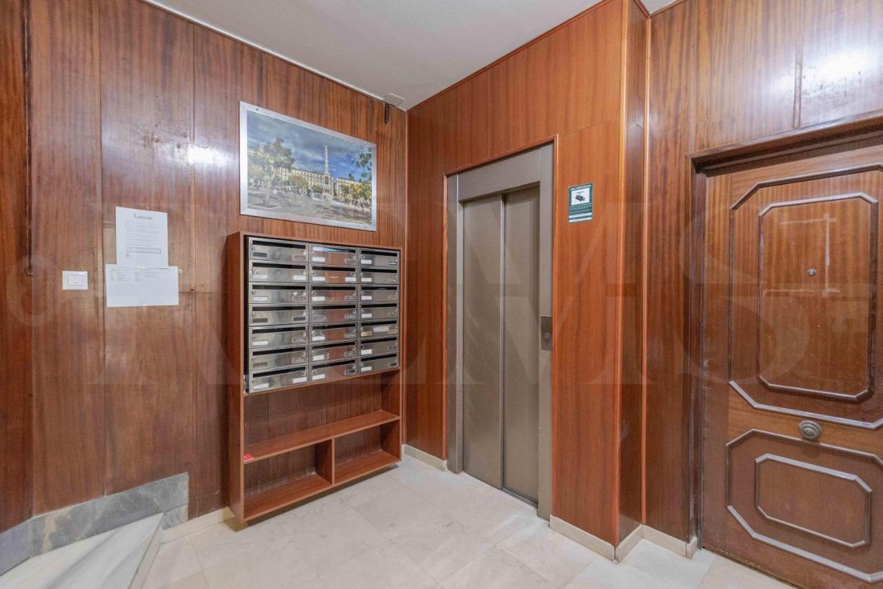 Cosy Flat With Private Balcony - Historic Center By Rems Lägenhet Málaga Exteriör bild