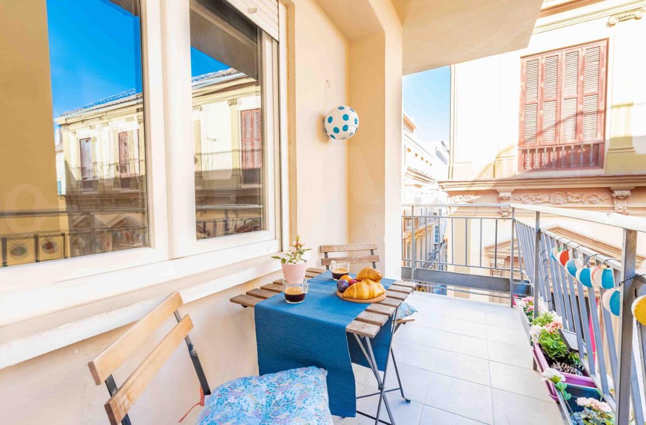 Cosy Flat With Private Balcony - Historic Center By Rems Lägenhet Málaga Exteriör bild